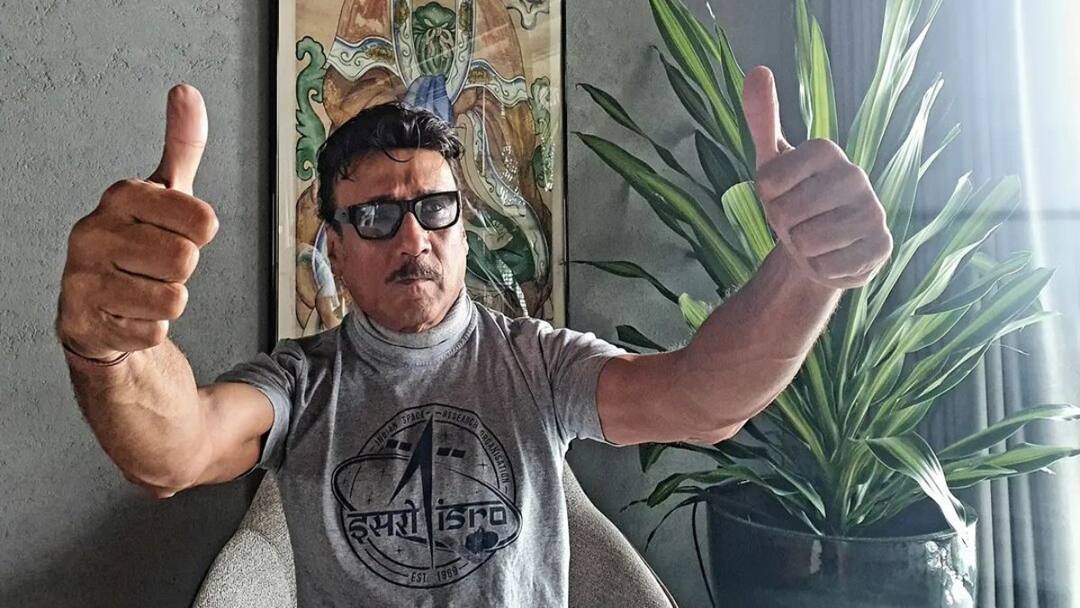 Jackie Shroff Recalls Being Bitten By A Rat In A Mumbai Chawl See Video Jackie Shroff Recalls Being Bitten By A Rat When He Stayed In A Mumbai Chawl: 'Would Stand Outside Chawl’s Bathroom...'