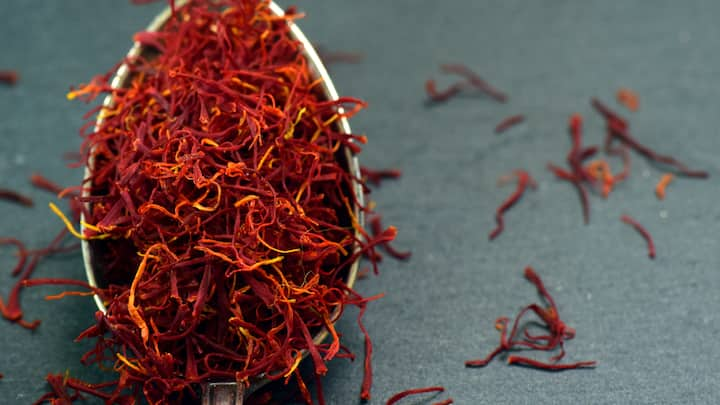 Saffron: Saffron is one of the most luxurious spices that offers extraordinary benefits for the skin. It is rich in antioxidants and vitamins that help brighten skin tone and promote a natural glow. Its potent compounds work to diminish the appearance of blemishes, acne scars, and blackheads. Saffron also possesses anti-inflammatory properties, making it effective in reducing redness and soothing irritated skin. Additionally, it helps lighten dark circles, giving the under-eye area a fresh and youthful appearance. (Image source: Canva)