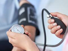 Blood Pressure: ਜਦੋਂ ਸਰੀਰ ਚ ਬਲੱਡ ਪ੍ਰੈਸ਼ਰ ਵਧਦਾ ਹੈ ਤਾਂ ਕਿਹੜੇ ਲੱਛਣ ਦਿਖਾਈ ਦਿੰਦੇ ਹਨ, ਜਾਣੋ ਇਸ ਬਾਰੇ