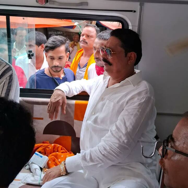 अनंत सिंह पर गैरकानूनी गतिविधियां (रोकथाम) अधिनियम के तहत मामला चल रहा था, जिसमें पटना की एक अदालत ने उन्हें 10 साल जेल की सजा सुनाई थी.