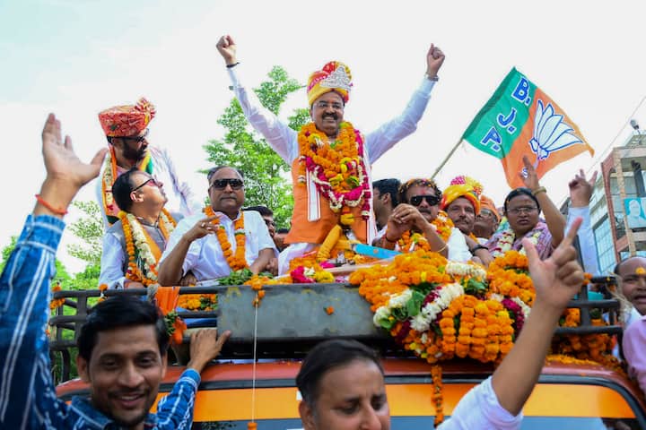 यूपी डिप्टी सीएम ने यूपी में सियासी हलचल तब बढ़ा दी थी, जब उन्होंने कुछ समय पहले कहा था- संगठन सरकार से बड़ा है.