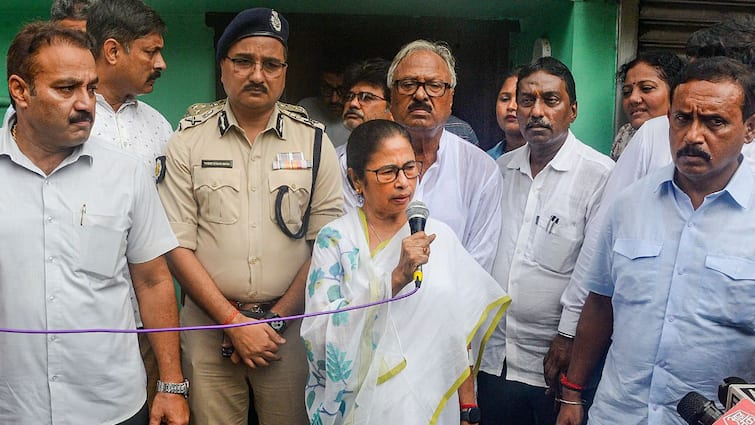 Kolkata Rape Murder Case CM Mamata Banerjee demand CBI to hanging of culprits by August 18 कोलकाता रेप-मर्डर केस: '18 अगस्त तक दोषियों को दी जाए फांसी', मुख्यमंत्री ममता बनर्जी ने कर दी बड़ी मांग