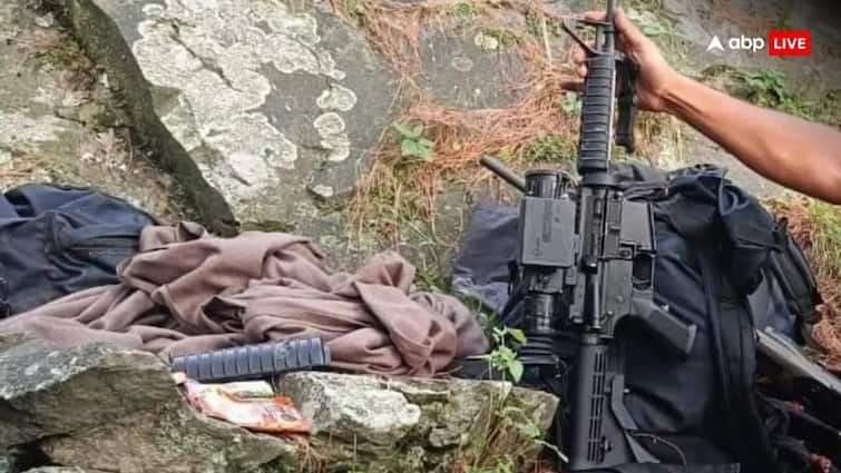 Jammu and Kashmir Encounter underway in Doda between army and Terrorist 1 terrorist injured rifle found डोडा में सेना को मिली बड़ी कामयाबी, मुठभेड़ में 1 आतंकी घायल, एम-4 राइफल और 3 बैग बरामद