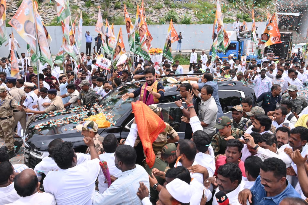 Revanth Reddy: హైదరాబాద్‌కు సీఎం రేవంత్ - 10 రోజుల పర్యటనలో జరిగిన ఎంవోయూలు ఇవే