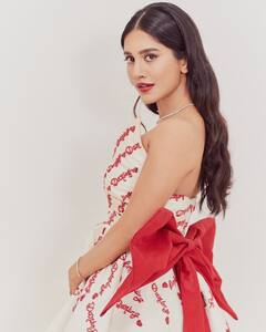 Nabha Natesh: ట్రెండీ లుక్ లో ‘డార్లింగ్’ బ్యూటీ, అదిరిపోయే ఫోజులతో ఆకట్టుకుంటున్న నభా నటేష్