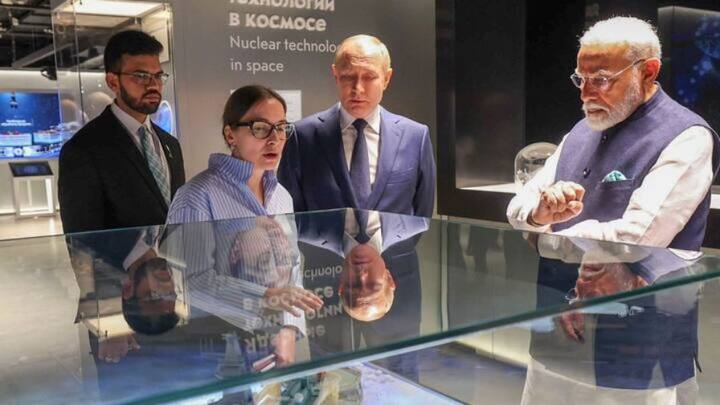 ਇਸ ਤੋਂ ਬਾਅਦ ਇੱਕ ਤਸਵੀਰ ਸਾਹਮਣੇ ਆਈ ਜਿਸ ਨੇ ਸਾਬਤ ਕਰ ਦਿੱਤਾ ਕਿ ਭਾਰਤ ਉਪਰ ਖ਼ਤਰਾ ਮੰਡਰਾ ਰਿਹਾ ਹੈ । ਰੂਸੀ ਰੱਖਿਆ ਮੰਤਰਾਲੇ ਦੇ ਸੀਨੀਅਰ ਅਧਿਕਾਰੀ ਪਾਕਿਸਤਾਨੀ ਫੌਜ ਦੇ ਅਧਿਕਾਰੀਆਂ ਨਾਲ ਮੁਲਾਕਾਤ ਕਰਦੇ ਨਜ਼ਰ ਆਏ। ਜੇਕਰ ਦੇਖਿਆ ਜਾਵੇ ਤਾਂ ਰੂਸ ਅਤੇ ਪਾਕਿਸਤਾਨ ਵਿਚਾਲੇ ਕੋਈ ਵੀ ਡਿਫੈਂਸਿਵ ਪਾਰਟਨਰਸ਼ਿਪ ਨਹੀਂ ਹੈ।