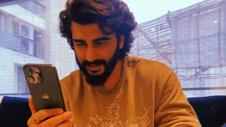 ਅਰਜੁਨ ਕਪੂਰ ਨੇ ਭਾਰ ਘਟਾਉਣ ਲਈ ਸਿਹਤਮੰਦ ਖੁਰਾਕ ਅਤੇ ਰੋਜ਼ਾਨਾ ਕਸਰਤ ਨੂੰ ਆਪਣੀ ਜੀਵਨ ਸ਼ੈਲੀ ਦਾ ਹਿੱਸਾ ਬਣਾਇਆ ਹੈ।