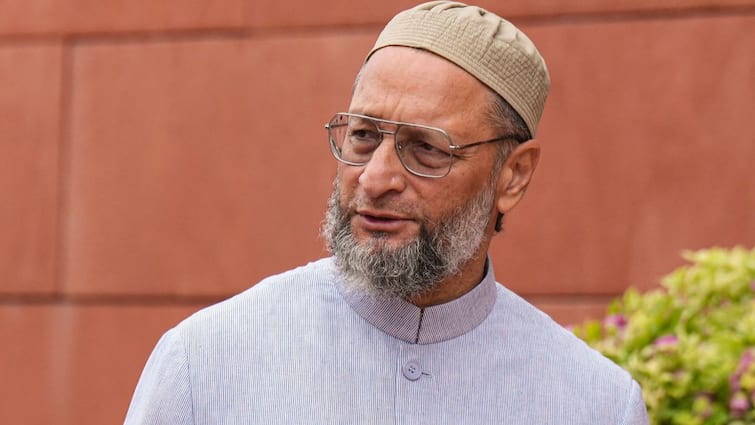 Vidisha DM Transfer Asaduddin Owaisi Bijamandal Shrine Mosque Row BJP Wakf Amendment Bill 'Because He Obeyed Law': Owaisi Slams MP's BJP Govt Over Vidisha DM's Transfer After Mosque Row