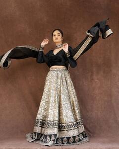 Anchor Sreemukhi : శ్రీముఖి లెహంగా లుక్స్ చూశారా? ఫంక్షన్లకు ఇలా రెడీ అయితే సూపర్ స్టన్నింగ్​గా ఉంటారు