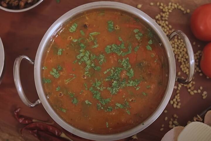 ரசத்திற்கு மிளகு, சீரகம் அரைக்கும் போது அதனுடன் சிறிது கொள்ளு சேர்த்தால் ரசம் சுவையாக இருக்கும்.