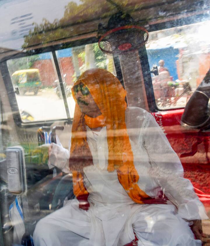7 दिनों तक फरार चल रहे अनंत सिंह ने दो वीडियो जारी किया था. कहा था कि वह भागे नहीं हैं. जल्द सामने आएंगे. उन्हें फंसाया जा रहा है.