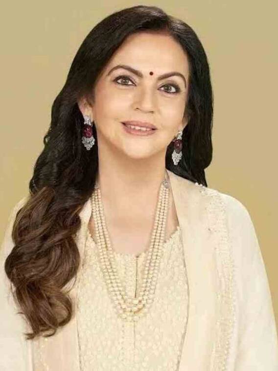 मुकेश अंबानी से शादी से पहले क्या करती थीं नीता अंबानी?