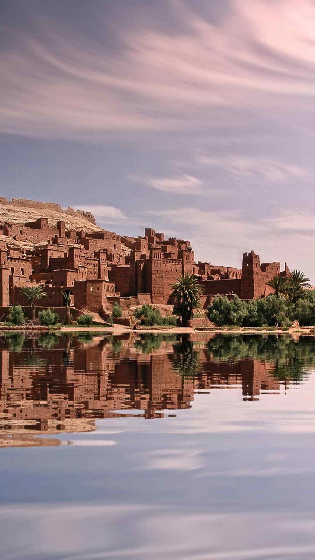 मोरक्कों नॉर्थ अफ्रीका रीजन में स्थित है