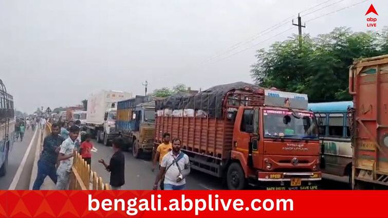 Excitement arise in Murshidabad for Odisha return Migrant labour agitation Murshidabad News: ওড়িশায় বাংলার শ্রমিকদের হেনস্থার প্রতিবাদে বিক্ষোভ মুর্শিদাবাদে