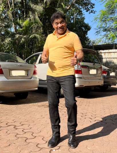 जॉनी ने अपने करियर में 'तेजाब', 'बादशाह', 'कुछ कुछ होता है', 'कोई मिल गया', 'कुंवारा', 'जोरू का गुलाम', 'दुल्हे राजा', 'चोरी चोरी चुपके चुपके', 'बादल', 'कहो ना प्यार है', 'नायक' जैसी कई फिल्में कीं.