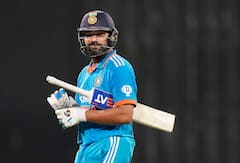 Rohit Sharma : श्रीलंकेविरुद्ध धमाकेदार फलंदाजी,हिटमॅनचा जलवा कायम,वनडे रँकिंगमध्ये रोहित शर्माला मानाचं स्थान