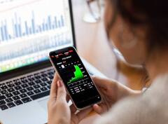 Independence Day 2024: पिछले स्वतंत्रता दिवस से लेकर अब तक इन स्टॉक्स ने दिया 30,000 फीसदी का तगड़ा रिटर्न