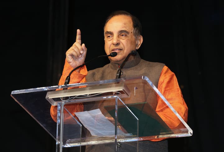 पूर्व कैबिनेट मंत्री और बीजेपी के सीनियर नेता सुब्रमण्यम स्वामी ने पड़ोसी बांग्लादेश में हुए तख्तापलट के बाद हिंदुओं को निशाना बनाकर मारे जाने को लेकर बहुत बड़ी बात कही है.