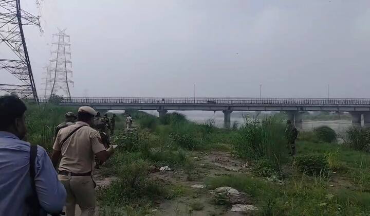 The security system of Delhi has become impenetrable from land, water and sky. Special Parakram vehicles equipped with commando squads have also been deployed on the roads of Delhi. NSG and paramilitary forces have been deployed around the main venue of the ceremony, Red Fort.