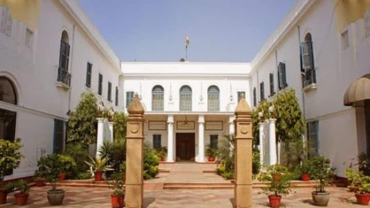 4. Birla House: Birla House, now known as Gandhi Smriti, is an important place in India’s freedom struggle as it was the place where Mahatma Gandhi was assassinated. This historic residence in Delhi marks the end of Gandhi’s life. The place has been preserved as a memorial to his legacy and contribution to the freedom struggle. (Image Source: Pinterest/theexplorervicky)