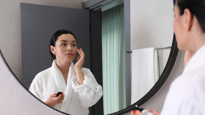 Ignoring your skin type and specific needs: A common mistake is following trendy routines or using products that aren’t suitable for your skin type or concerns. For example, while the Korean glass skin trend may work wonders for some people, it may not be attainable or suitable for all skin types and tones. Take the time to understand your skin type and its unique needs. If necessary, consult with a dermatologist to identify your skin concerns and develop a customized skincare routine. For example, if you have sagging skin and fine lines, a collagen serum may be beneficial. For those who struggle with deep wrinkles and age spots, a retinol serum might be more appropriate. If enlarged pores are your concern, consider a pore-minimizing serum. For dull skin, a vitamin C serum can bring back that glow. Those with dry, flaky skin may benefit from a hydrating facial cleanser or a moisturizing serum. (Image source: Canva)