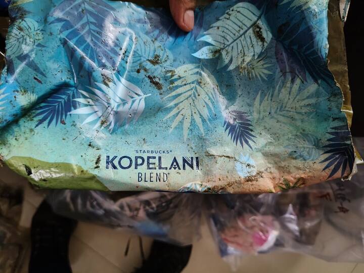 આ ઓપરેશન દરમિયાન જલાલપોર પોલીસ સ્ટેશન વિસ્તારમાં ઓખાજામના ચાંગલી દુનિયાથી દાંડી તરફના દરિયા કિનારે આશરે પાંચ કિલોમીટરના વિસ્તારમાં અલગ અલગ પાંચ જગ્યાએથી ગેરકાયદેસર માદક પદાર્થ પેકેટ નંગ ૫૦ જેનું કુલ વજન ૫૦ કિલો જપ્ત કરવામાં આવ્યું છે.