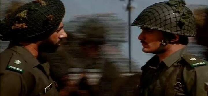 साल 1997 में आई फिल्म बॉर्डर में 1971 में हुए भारत-पाक के युद्ध को दिखाया गया. इसमें ये भी बताया गया कि पाक के आम लोग और भारत के आम लोग शांति चाहते हैं लेकिन राजनीति से जुड़े लोग इसमें रोटियां सेकते हैं. इस फिल्म में दोनों मुल्कों के लिए खूबसूरत मैसेज दिया गया जिसे आप प्राइम वीडियो पर पूरी तरह से देख सकते हैं.