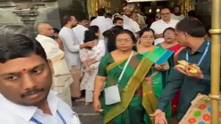 ISRO scientists visit Tirupati Balaji Temple to offer prayers ahead of SSLV D3 launch இ.ஓ.எஸ்-08 செயற்கைகோள் நாளை வெற்றிகரமாக விண்ணில் சீறிப்பாய இஸ்ரோ குழுவினர் திருப்பதியில் சாமி தரிசனம்!