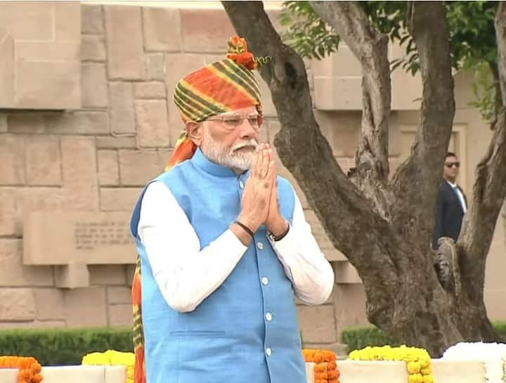 Independence Day 2024: Prime Minister Narendra Modi wore a white kurta-pyjama along with a blue jacket for the celebrations of India's 78th I-Day on Thursday.