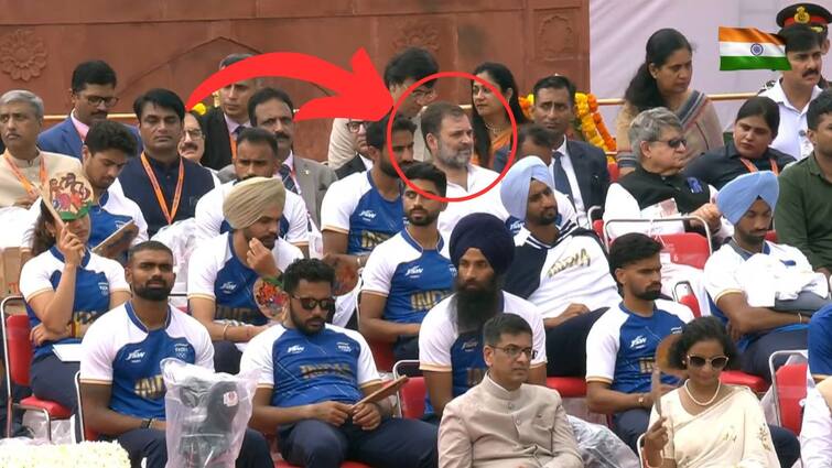 center government revelation that opposition leader Rahul Gandhi seating arrangement at Red Fort Independence Day program Rahul Gandhi : 'राजनाथ जी, तुमच्याकडून ही अपेक्षा नव्हती', राहुल गांधींच्या चौथ्या रांगेतील बैठक व्यवस्थेवर केंद्र सरकारनं काय दिलं उत्तर?