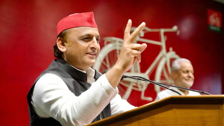 Gorakhpur Link Expressway is the biggest scam Akhilesh Yadav big attack on Yogi government 'Gorakhpur Link ExpressWay सबसे बड़ा गोरखधंधा' अखिलेश यादव का योगी सरकार पर बड़ा हमला