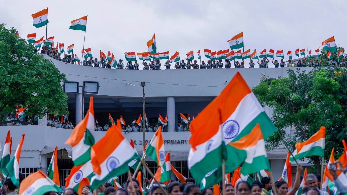 ऑपरेशन सिंदूर के बाद यूपी में तिरंगा यात्रा आज से, लखनऊ की इन 8 सड़कों पर डायवर्जन, पढ़ें एडवायजरी
