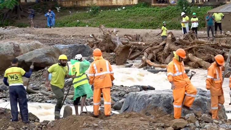 Kerala Weather Updates Wayanad Landslides More Rain IMD Forecast Weather Update: IMD Sounds Alert For 'Very Heavy' Rainfall In Landslide-Stuck Wayanad, Check Forecast