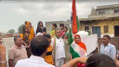 सीमा हैदर ने फहराया झंडा, लगाए पीएम मोदी और सीएम योगी जिंदाबाद के नारे