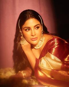 Samyuktha New Look : విరూపాక్ష హీరోయిన్ సంయుక్త మొహంలో మార్పు చూశారా? లుక్స్​కి తగ్గట్లే ఓల్డ్ సాంగ్ పెట్టిందిగా