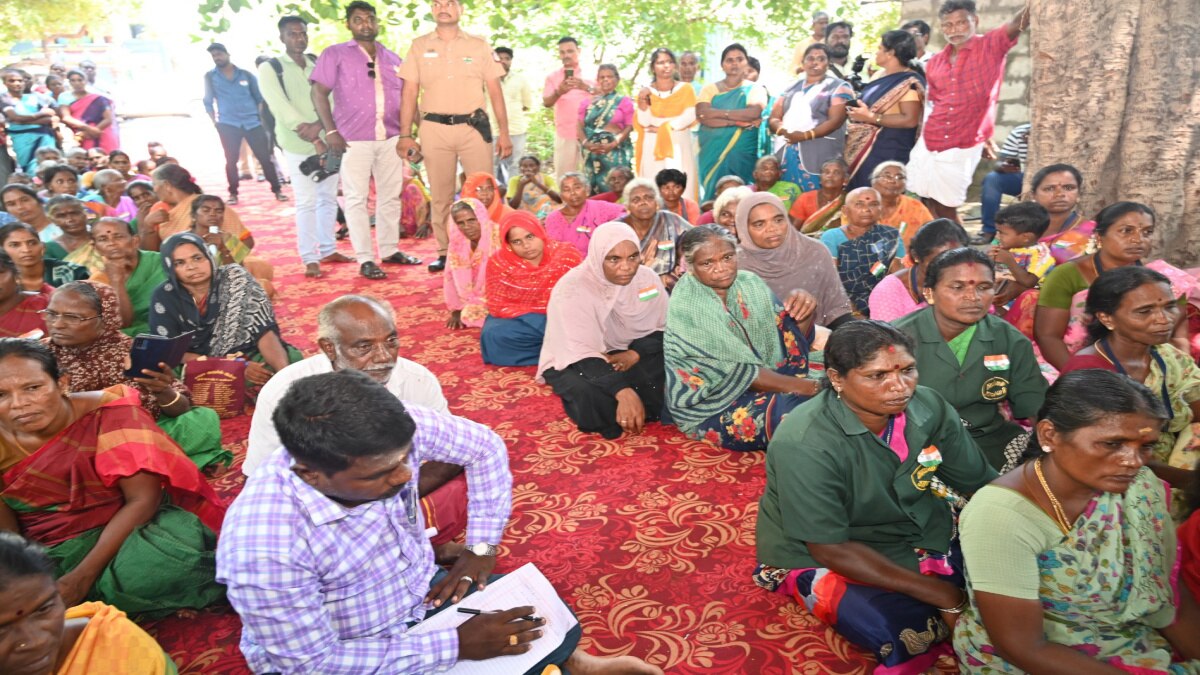 பெற்றோர் கல்வி கற்கவில்லை என்றாலும் குழந்தைகளை கல்வி கற்க செய்ய வேண்டும்: மாவட்ட ஆட்சியர்