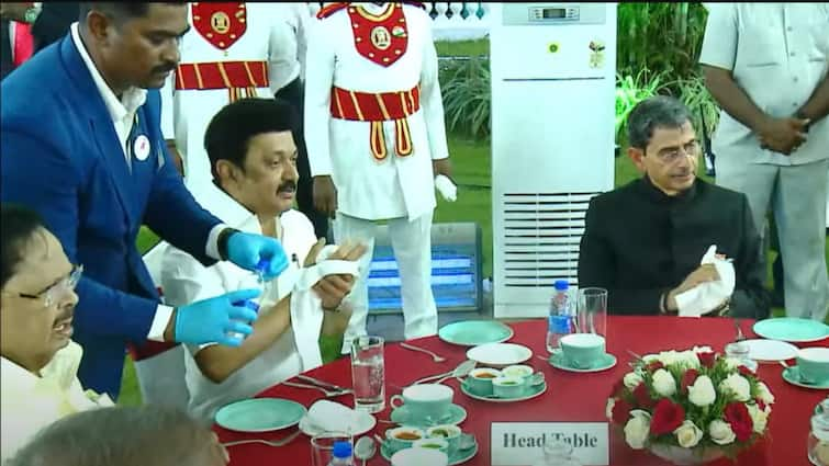 Independence Day Tamil Nadu CM MK Stalin, Cabinet Attend Governor's Tea Party Amid Boycott Calls Tamil Nadu CM MK Stalin, Cabinet Attend Governor's I-Day Tea Party Amid Boycott Calls