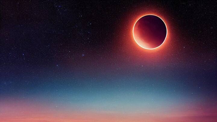 भारत में इसे देखना मुश्किल होगा. यह चंद्र ग्रहण 18 सितंबर को सुबह 6:11 बजे शुरू होगा और इस दौरान चंद्रमा पर एक छाया दिखाई देगी, लेकिन यह आंखों से देखे जाने लायक नहीं होगी. इसे नासा के सोशल मीडिया प्लेटफॉर्म पर प्रसारित किया जाएगा.