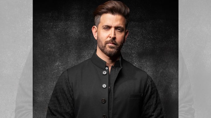 বলিউড অভিনেতা হৃত্বিক রোশন রীতিমতো ক্ষোভপ্রকাশ করেছেন এই ঘটনায়। সোশ্যাল মিডিয়ায় নিজের চিন্তা ব্যক্ত করেছেন। লেখেন, 'হ্যাঁ আমাদের এমন একটা সমাজে পরিণত হতে হবে যেখানে আমরা প্রত্যেকে সুরক্ষিত অনুভব করি। কিন্তু তা হতে দশক পার হয়ে যাবে। কিন্তু ততদিন? এই মুহূর্তে সঠিক বিচার এই ধরনের সাংঘাতিক ঘটনায় ইতি টানতে পারে।' ছবি: ইনস্টাগ্রাম