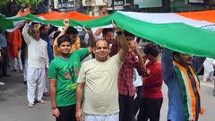 78वें स्वतंत्रता दिवस पर राजधानी में रोड शो, दिल्ली का सबसे बड़ा तिरंगा लेकर निकले सैकड़ों लोग