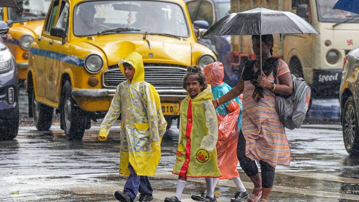 শ্রাবণের শেষ লগ্নে দুর্যোগের আশঙ্কা। সপ্তাহান্তে উত্তর থেকে দক্ষিণে ভারী বৃষ্টির আশঙ্কা। নিচু এলাকায় জমতে পারে জল।