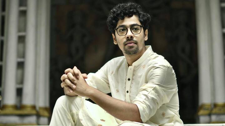সোশ্যাল মিডিয়ায় ঋদ্ধির এই পোস্ট ভাইরাল হয়ে যায়। নাম না করলেও ঋদ্ধির এই পোস্ট যে মধুমিতাকে নিয়ে, তা বুঝতে বাকি থাকে না কারোরই।