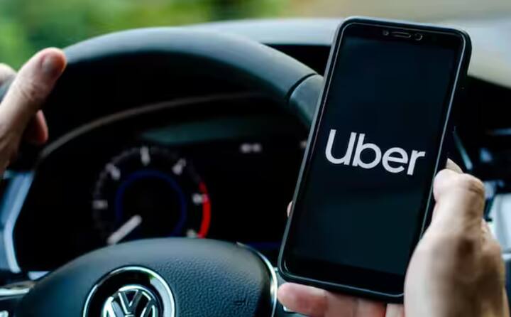 ਇਸ ਦੇ ਨਾਲ ਹੀ, ਕੈਬ ਵਿੱਚ ਬੈਠਦੇ ਹੀ ਆਪਣੀ ਲਾਈਵ ਲੋਕੇਸ਼ਨ ਕਿਸੇ ਹੋਰ ਨਾਲ ਸ਼ੇਅਰ ਕਰੋ। ਇਸ ਨਾਲ ਅਗਲੇ ਬੰਦੇ ਨੂੰ ਪਤਾ ਲੱਗ ਜਾਵੇਗਾ ਕਿ ਤੁਸੀਂ ਕਿੱਥੇ ਜਾ ਰਹੇ ਹੋ।