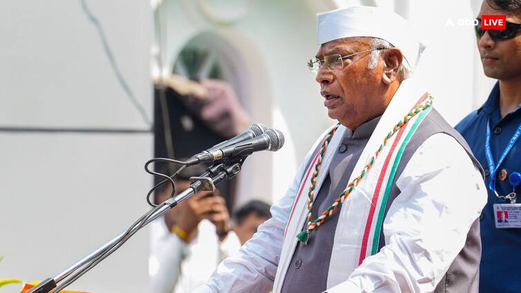 Mallikarjun Kharge Target BJP RSS over partition horrors remembrance day says after 60 years accept fault '6 दशक बाद उन्हें प्रायश्चित करने की सूझी', मल्ल्किार्जुन खरगे का बीजेपी-RSS पर निशाना
