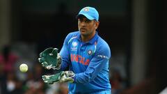 কেন স্বাধীনতা দিবসেই পরপর অবসর ঘোষণা করেছিলেন ধোনি ও রায়না? নেপথ্যে রয়েছে বিশেষ কারণ