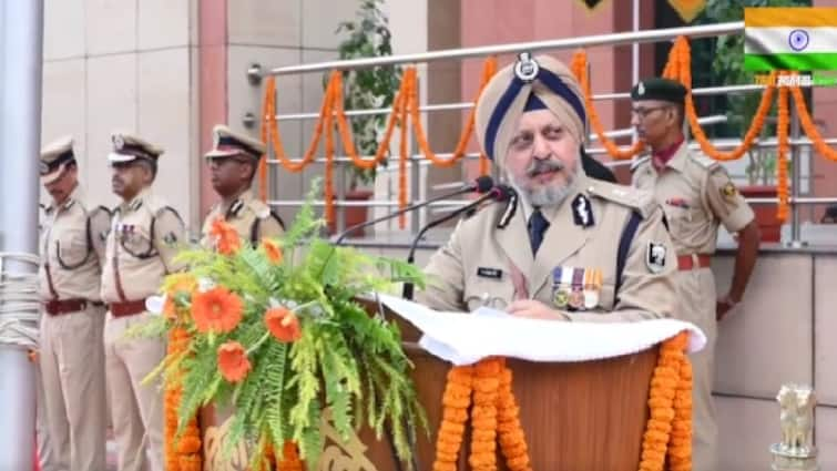 On 78th Independence Day Bihar DGP RS Bhatti said  20% of police stations in Bihar will have women SI ANN Bihar News: DGP आरएस भट्टी का दावा, कम समय में सेवा देने वाली बिहार पुलिस होगी देश में नंबर वन, 20% थानों में होंगी महिला SI