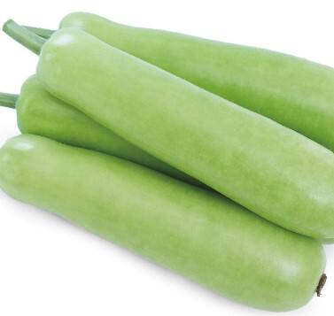 ਘੀਆ ਖਰਾਬ ਕੋਲੈਸਟ੍ਰੋਲ ਦੇ ਪੱਧਰ ਨੂੰ ਘਟਾ ਸਕਦਾ ਹੈ। ਇਹ ਸਰੀਰ ਵਿੱਚ ਚੰਗੇ ਕੋਲੇਸਟ੍ਰੋਲ ਦੇ ਪੱਧਰ ਨੂੰ ਵੀ ਵਧਾ ਸਕਦਾ ਹੈ। ਘੀਆ 'ਚ ਮੌਜੂਦ ਡਾਇਟਰੀ ਫਾਈਬਰ ਕੋਲੈਸਟ੍ਰੋਲ ਨੂੰ ਘੱਟ ਕਰਨ 'ਚ ਫਾਇਦੇਮੰਦ ਹੋ ਸਕਦਾ ਹੈ।