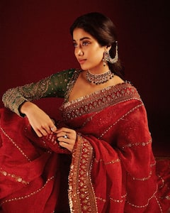 Jhanvi Kapoor : దేవర బ్యూటీ రెట్రో లుక్స్ చూశారా? ఈ ఫోటోల్లో జాన్వీ.. శ్రీదేవిలాగా కనిపిస్తోందంటున్న ఫ్యాన్స్