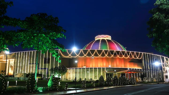 Madhya Pradesh State Assembly illuminated on the eve of Independence Day in Bhopal. Nearly 2,000 people from various States/Union Territories dressed in traditional attire have also been invited to witness the grand ceremony. (Photo: PTI)