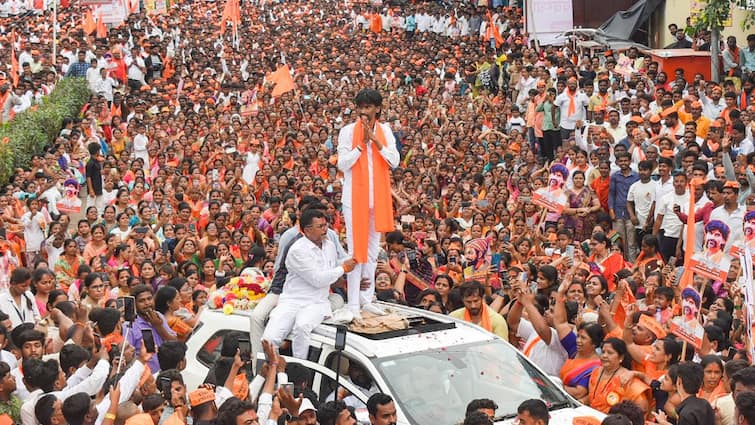 Manoj Jarange Patil Shantata Rally in Nashik Thieves stole gold chains Maharashtra Marathi News Manoj Jarange : मनोज जरांगेंच्या शांतता रॅलीदरम्यान चोरटे 'मालामाल', नाशिकमधून लाखोंचा ऐवज लंपास